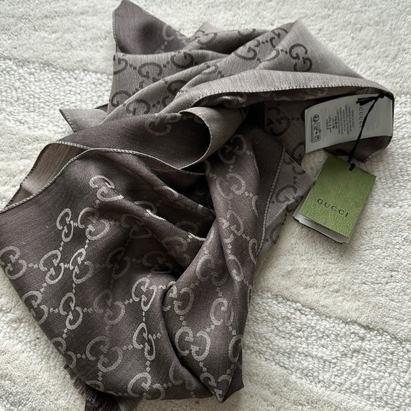 LAST CHANCE GUCCI wool blend scarf - Picture 4 of 11